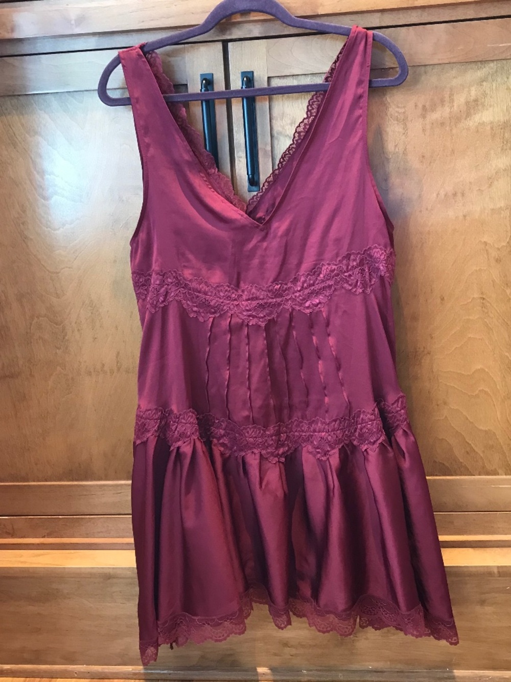 🆕 BOHO-CHIC ROMANTIC BURGUNDY MINI A-LINE SILKY LACE SLIP DRESS - Picture 12 of 15